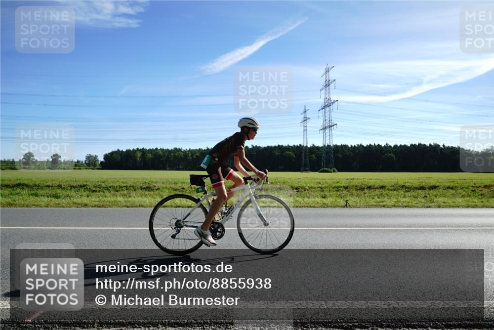 07.09.2025 - 19. Norderstedt Triathlon Michael Burmester http://msf.ph/oto/8855938 07.09.2025 10:44:07 Radfahren 74, 79 meine-sportfotos.de