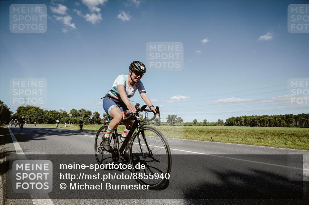 07.09.2025 - 19. Norderstedt Triathlon Michael Burmester http://msf.ph/oto/8855940 07.09.2025 15:17:32 Radfahren 399, 407, 448 meine-sportfotos.de