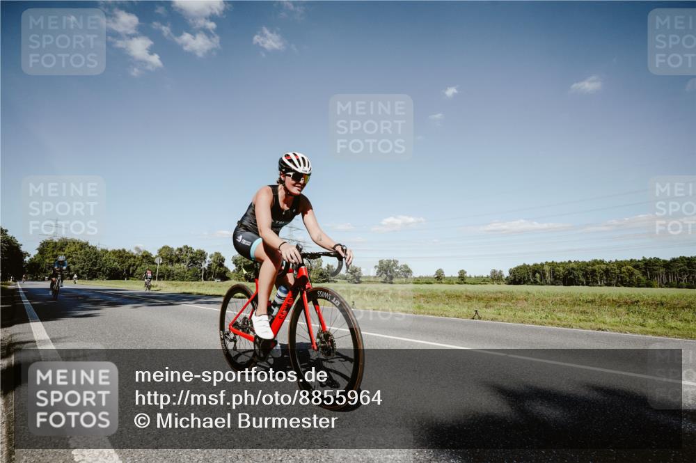07.09.2025 - 19. Norderstedt Triathlon Michael Burmester http://msf.ph/oto/8855964 07.09.2025 15:17:44 Radfahren 889, 913, 1486 meine-sportfotos.de