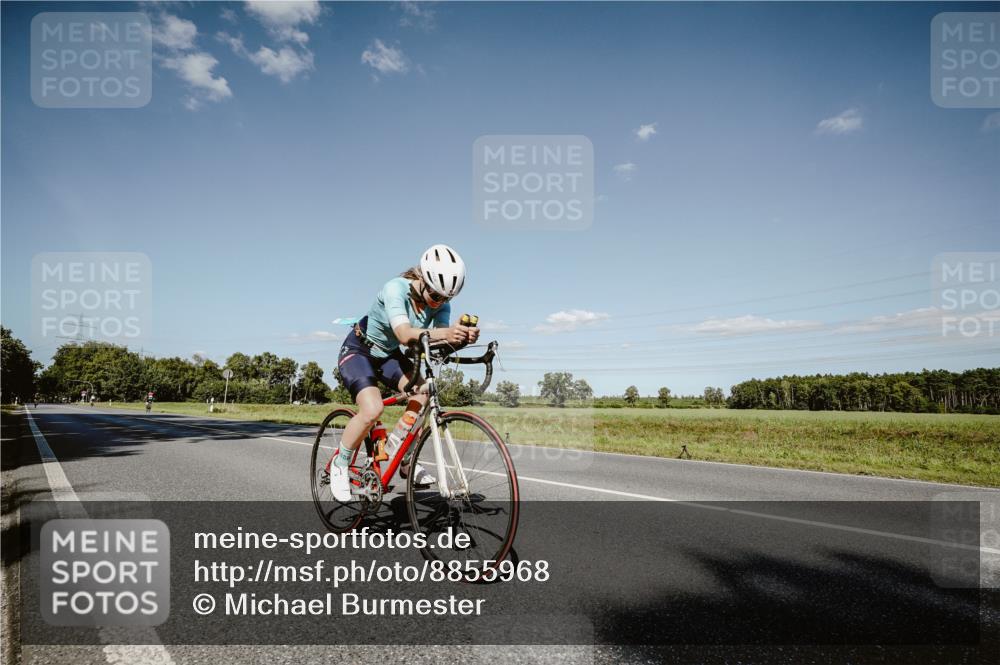 07.09.2025 - 19. Norderstedt Triathlon Michael Burmester http://msf.ph/oto/8855968 07.09.2025 15:17:46 Radfahren 889, 913, 1486 meine-sportfotos.de