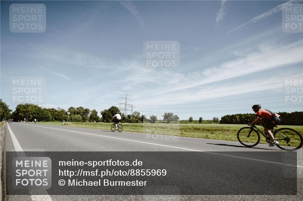 07.09.2025 - 19. Norderstedt Triathlon Michael Burmester http://msf.ph/oto/8855969 07.09.2025 12:13:19 Radfahren  meine-sportfotos.de