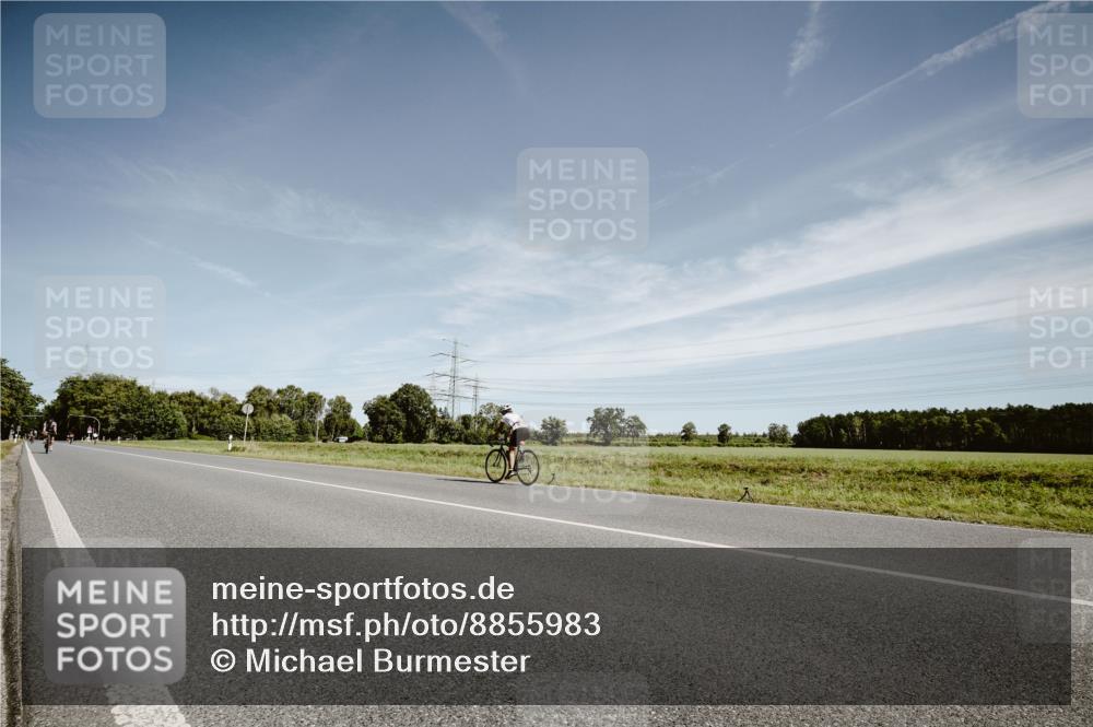 07.09.2025 - 19. Norderstedt Triathlon Michael Burmester http://msf.ph/oto/8855983 07.09.2025 12:13:29 Radfahren 216 meine-sportfotos.de