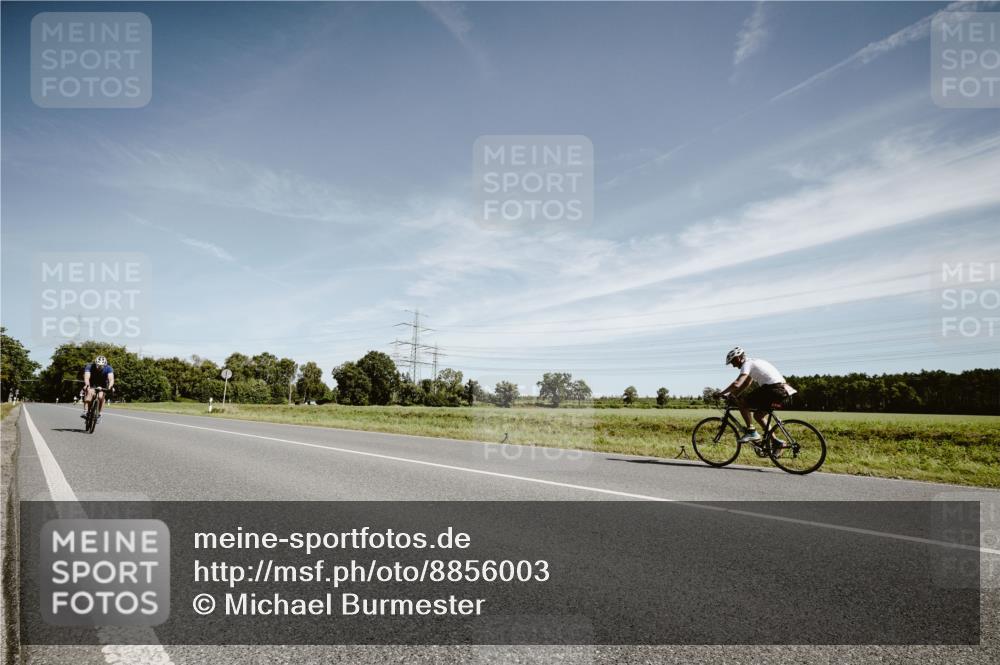 07.09.2025 - 19. Norderstedt Triathlon Michael Burmester http://msf.ph/oto/8856003 07.09.2025 12:13:43 Radfahren 1231 meine-sportfotos.de