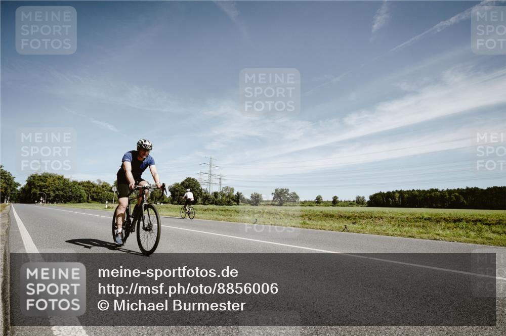 07.09.2025 - 19. Norderstedt Triathlon Michael Burmester http://msf.ph/oto/8856006 07.09.2025 12:13:44 Radfahren 1231 meine-sportfotos.de