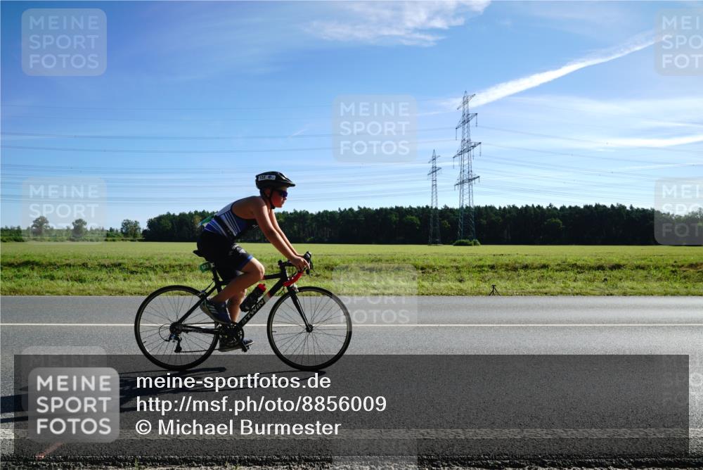 07.09.2025 - 19. Norderstedt Triathlon Michael Burmester http://msf.ph/oto/8856009 07.09.2025 10:50:29 Radfahren 122 meine-sportfotos.de