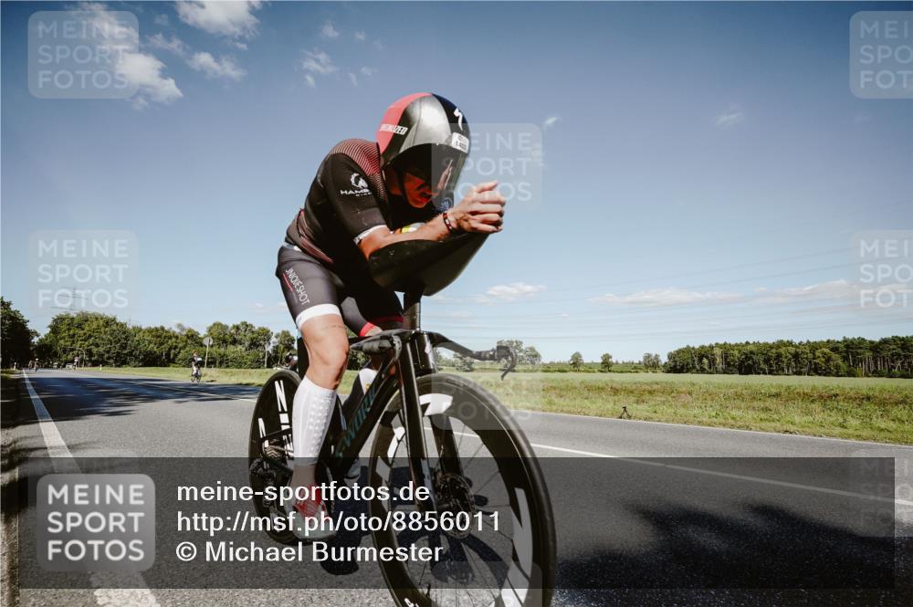 07.09.2025 - 19. Norderstedt Triathlon Michael Burmester http://msf.ph/oto/8856011 07.09.2025 15:18:21 Radfahren 1403 meine-sportfotos.de