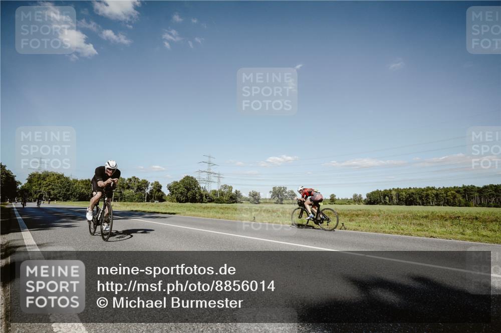 07.09.2025 - 19. Norderstedt Triathlon Michael Burmester http://msf.ph/oto/8856014 07.09.2025 15:18:27 Radfahren 402, 452, 942 meine-sportfotos.de
