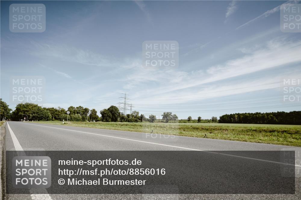 07.09.2025 - 19. Norderstedt Triathlon Michael Burmester http://msf.ph/oto/8856016 07.09.2025 12:14:00 Radfahren  meine-sportfotos.de