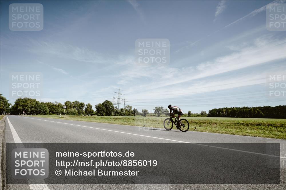 07.09.2025 - 19. Norderstedt Triathlon Michael Burmester http://msf.ph/oto/8856019 07.09.2025 12:14:02 Radfahren  meine-sportfotos.de