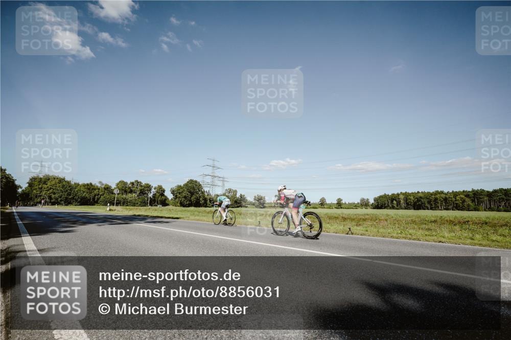 07.09.2025 - 19. Norderstedt Triathlon Michael Burmester http://msf.ph/oto/8856031 07.09.2025 15:18:37 Radfahren 1409 meine-sportfotos.de