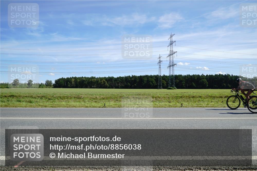 07.09.2025 - 19. Norderstedt Triathlon Michael Burmester http://msf.ph/oto/8856038 07.09.2025 12:45:35 Radfahren 236, 755 meine-sportfotos.de