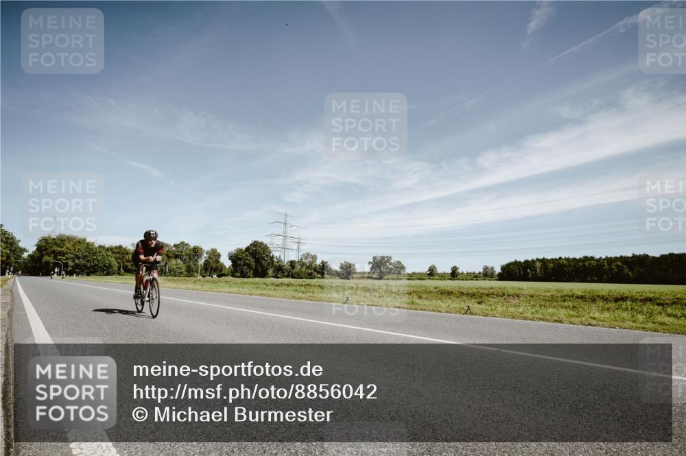 07.09.2025 - 19. Norderstedt Triathlon Michael Burmester http://msf.ph/oto/8856042 07.09.2025 12:14:19 Radfahren 1370 meine-sportfotos.de