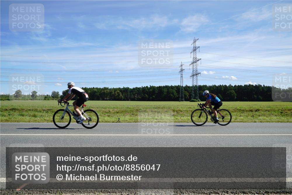07.09.2025 - 19. Norderstedt Triathlon Michael Burmester http://msf.ph/oto/8856047 07.09.2025 12:45:41 Radfahren 1356 meine-sportfotos.de