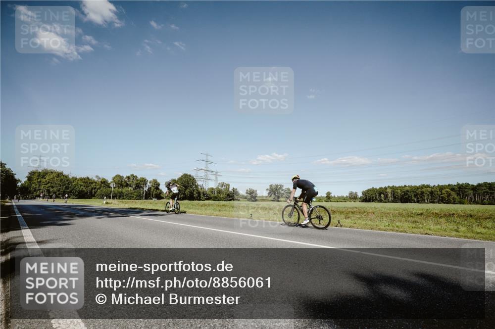 07.09.2025 - 19. Norderstedt Triathlon Michael Burmester http://msf.ph/oto/8856061 07.09.2025 15:19:01 Radfahren 870 meine-sportfotos.de