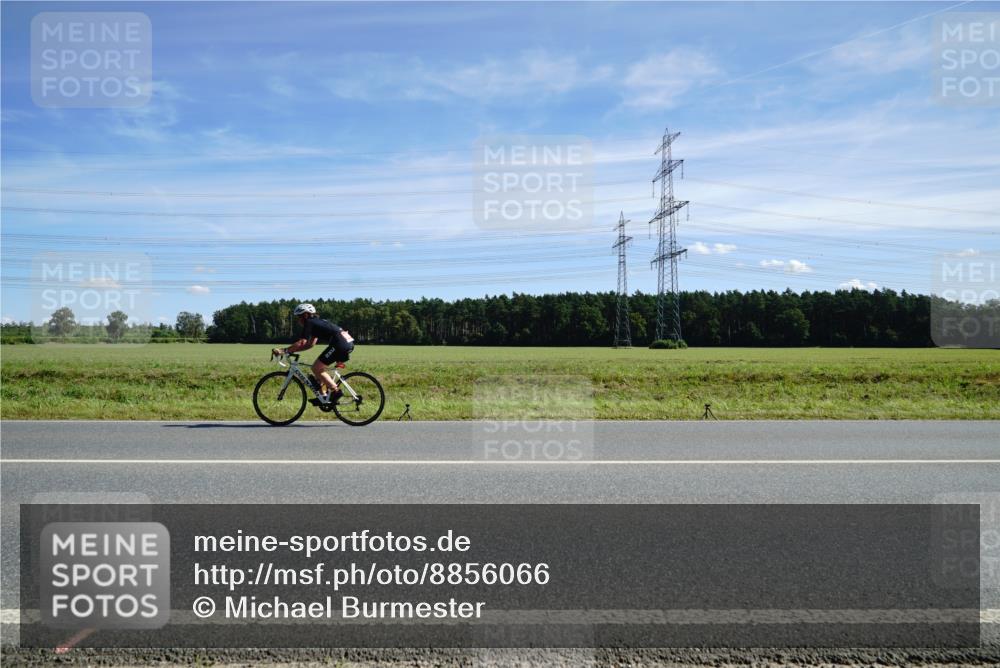 07.09.2025 - 19. Norderstedt Triathlon Michael Burmester http://msf.ph/oto/8856066 07.09.2025 12:45:46 Radfahren 327 meine-sportfotos.de