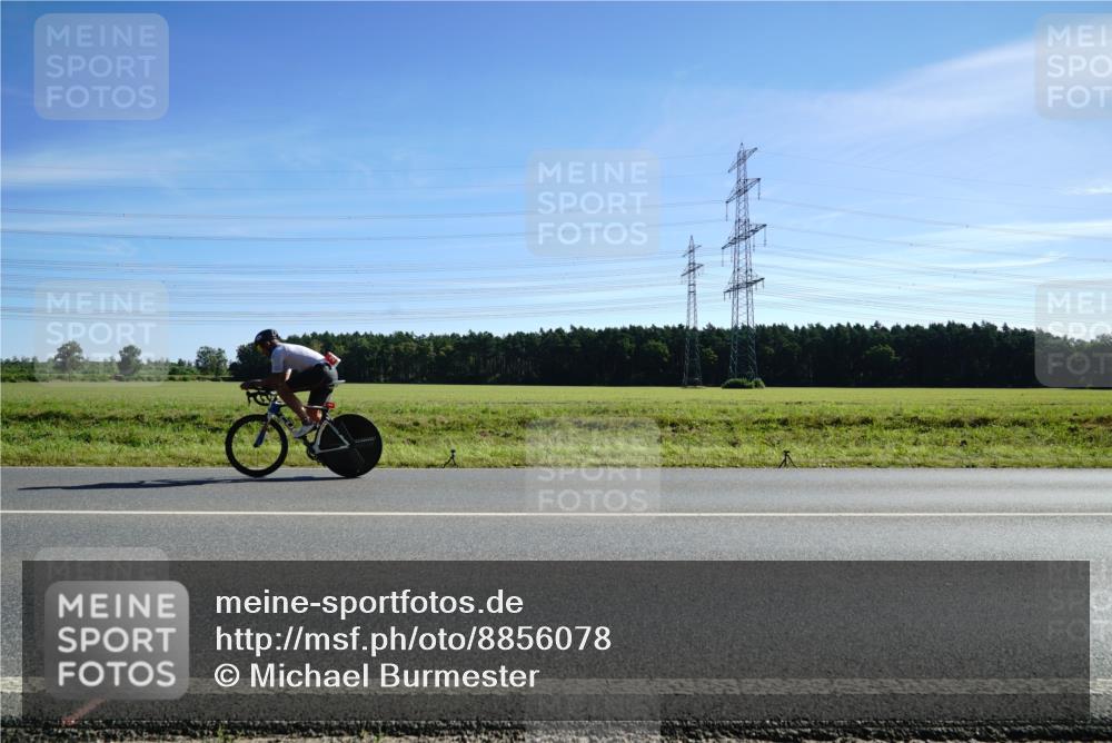 07.09.2025 - 19. Norderstedt Triathlon Michael Burmester http://msf.ph/oto/8856078 07.09.2025 11:02:45 Radfahren 1158 meine-sportfotos.de
