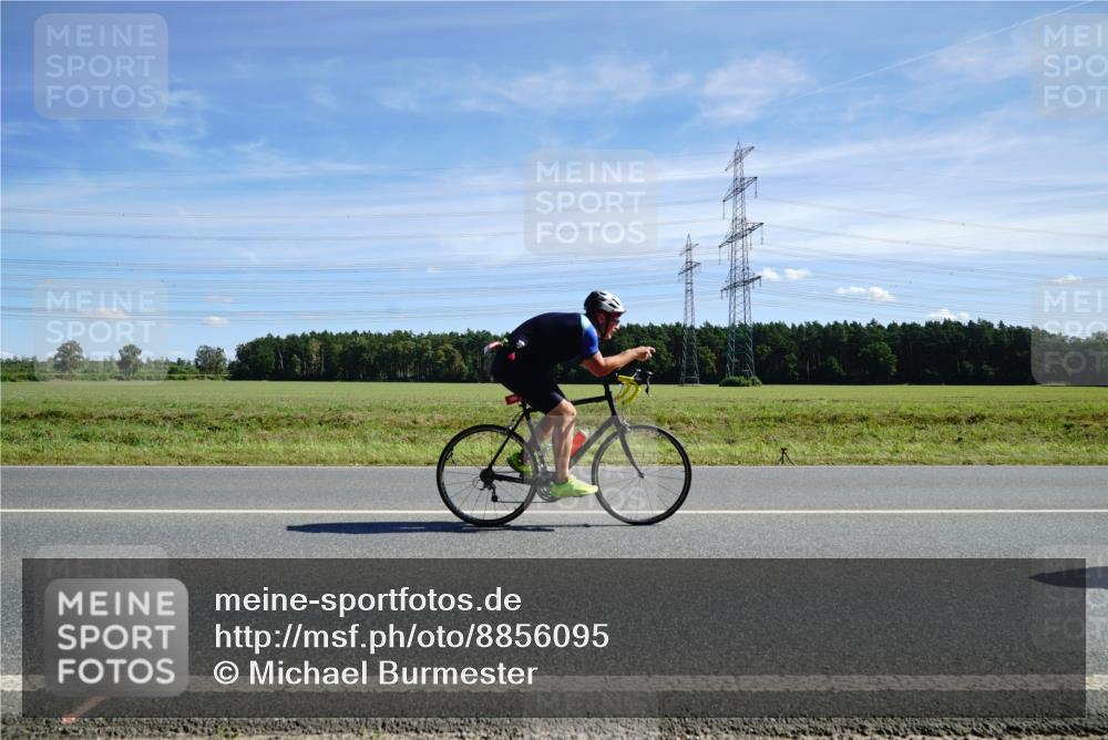 07.09.2025 - 19. Norderstedt Triathlon Michael Burmester http://msf.ph/oto/8856095 07.09.2025 12:46:02 Radfahren 166, 1270, 1293 meine-sportfotos.de