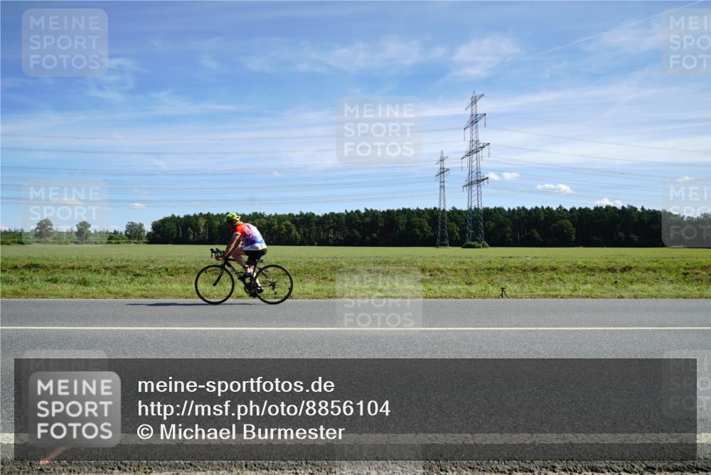 07.09.2025 - 19. Norderstedt Triathlon Michael Burmester http://msf.ph/oto/8856104 07.09.2025 12:46:06 Radfahren 175, 1374 meine-sportfotos.de
