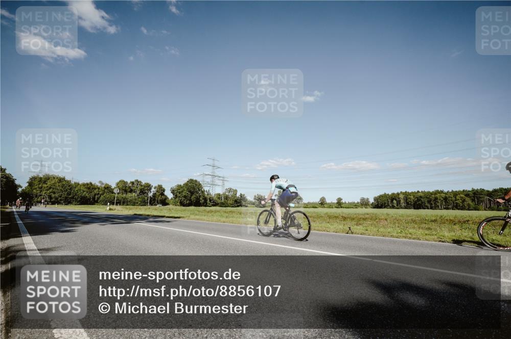 07.09.2025 - 19. Norderstedt Triathlon Michael Burmester http://msf.ph/oto/8856107 07.09.2025 15:19:26 Radfahren 442, 956 meine-sportfotos.de