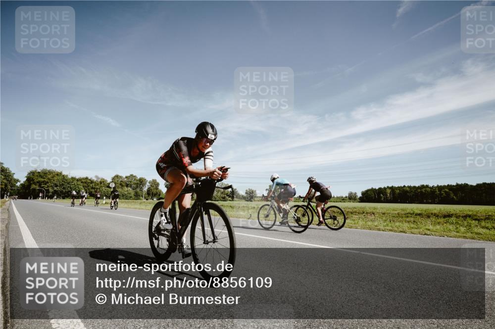 07.09.2025 - 19. Norderstedt Triathlon Michael Burmester http://msf.ph/oto/8856109 07.09.2025 12:14:50 Radfahren 1386 meine-sportfotos.de