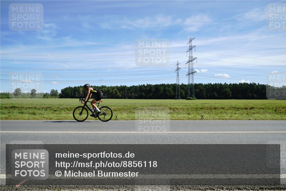 07.09.2025 - 19. Norderstedt Triathlon Michael Burmester http://msf.ph/oto/8856118 07.09.2025 12:46:17 Radfahren 346 meine-sportfotos.de