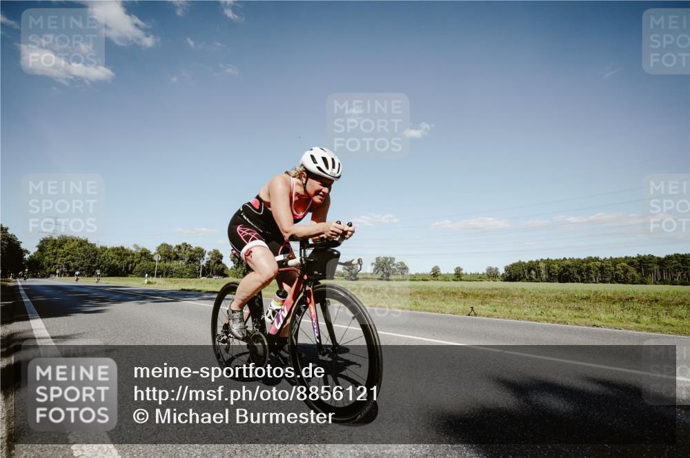 07.09.2025 - 19. Norderstedt Triathlon Michael Burmester http://msf.ph/oto/8856121 07.09.2025 15:19:31 Radfahren 438, 442, 1528 meine-sportfotos.de