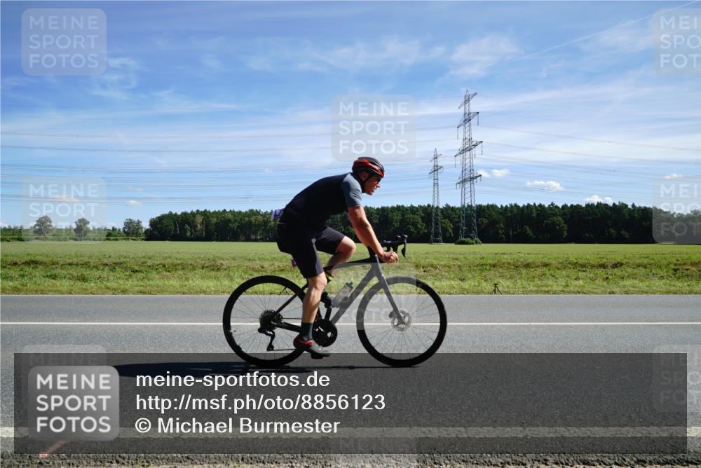 07.09.2025 - 19. Norderstedt Triathlon Michael Burmester http://msf.ph/oto/8856123 07.09.2025 12:46:17 Radfahren 346 meine-sportfotos.de