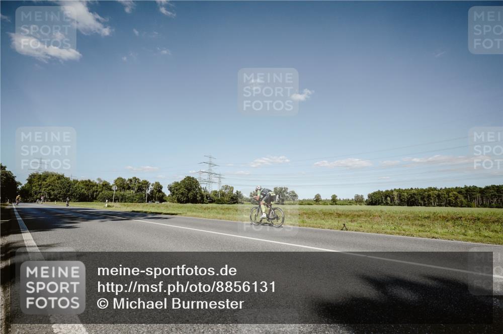 07.09.2025 - 19. Norderstedt Triathlon Michael Burmester http://msf.ph/oto/8856131 07.09.2025 15:19:37 Radfahren 1522 meine-sportfotos.de