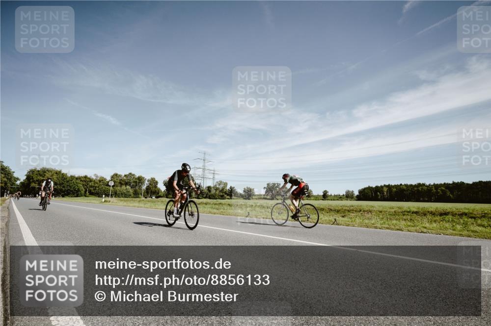 07.09.2025 - 19. Norderstedt Triathlon Michael Burmester http://msf.ph/oto/8856133 07.09.2025 12:15:08 Radfahren 192, 258 meine-sportfotos.de