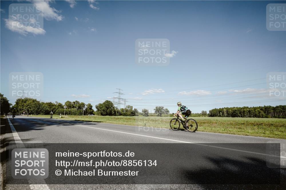 07.09.2025 - 19. Norderstedt Triathlon Michael Burmester http://msf.ph/oto/8856134 07.09.2025 15:19:40 Radfahren 937 meine-sportfotos.de