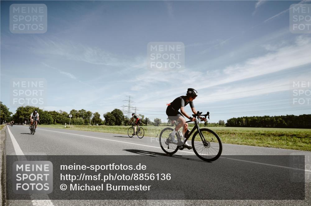 07.09.2025 - 19. Norderstedt Triathlon Michael Burmester http://msf.ph/oto/8856136 07.09.2025 12:15:09 Radfahren 192, 258 meine-sportfotos.de