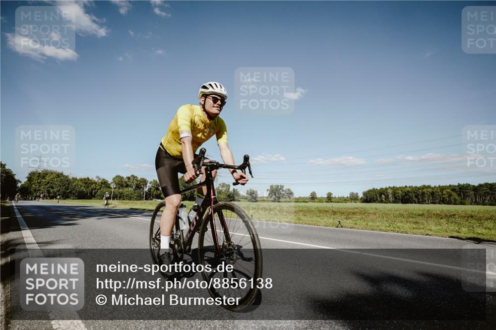 07.09.2025 - 19. Norderstedt Triathlon Michael Burmester http://msf.ph/oto/8856138 07.09.2025 15:19:43 Radfahren 937 meine-sportfotos.de