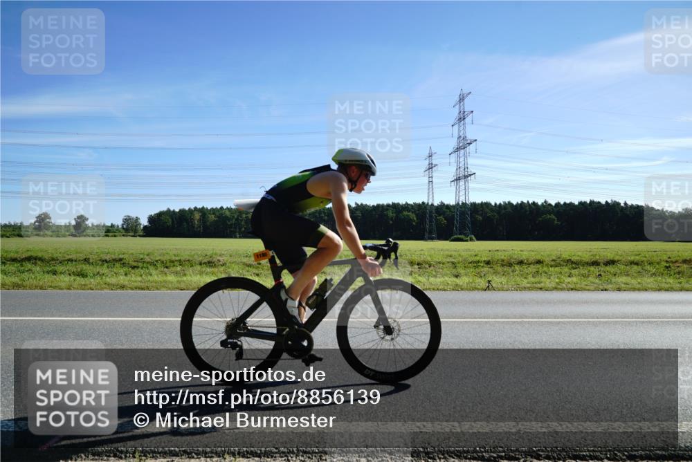 07.09.2025 - 19. Norderstedt Triathlon Michael Burmester http://msf.ph/oto/8856139 07.09.2025 11:03:26 Radfahren 1180 meine-sportfotos.de