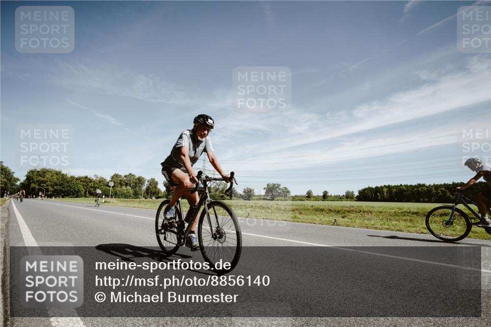 07.09.2025 - 19. Norderstedt Triathlon Michael Burmester http://msf.ph/oto/8856140 07.09.2025 12:15:10 Radfahren 192, 258 meine-sportfotos.de