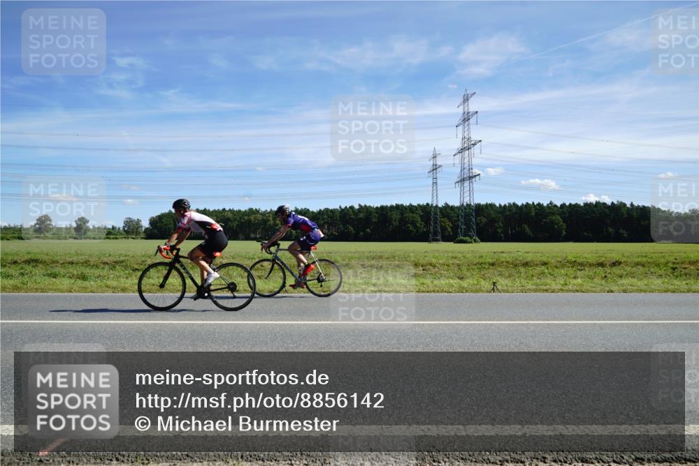 07.09.2025 - 19. Norderstedt Triathlon Michael Burmester http://msf.ph/oto/8856142 07.09.2025 12:46:35 Radfahren  meine-sportfotos.de