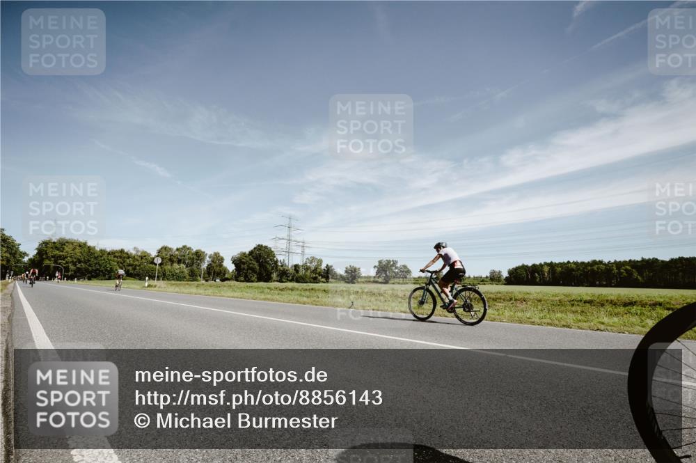 07.09.2025 - 19. Norderstedt Triathlon Michael Burmester http://msf.ph/oto/8856143 07.09.2025 12:15:11 Radfahren 192, 258 meine-sportfotos.de
