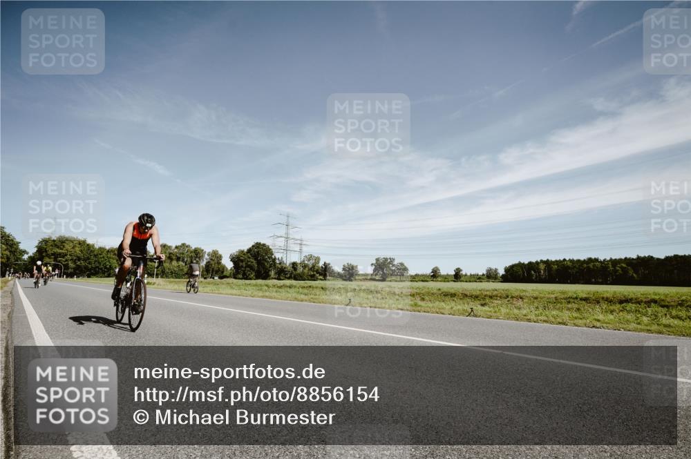 07.09.2025 - 19. Norderstedt Triathlon Michael Burmester http://msf.ph/oto/8856154 07.09.2025 12:15:15 Radfahren 696 meine-sportfotos.de
