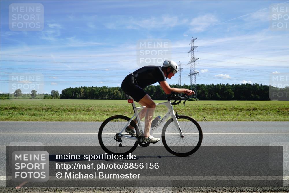 07.09.2025 - 19. Norderstedt Triathlon Michael Burmester http://msf.ph/oto/8856156 07.09.2025 12:46:39 Radfahren 1326 meine-sportfotos.de