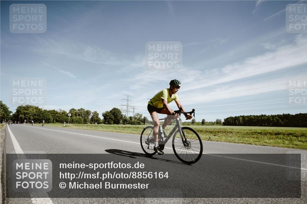 07.09.2025 - 19. Norderstedt Triathlon Michael Burmester http://msf.ph/oto/8856164 07.09.2025 12:15:19 Radfahren 696, 1213, 1247 meine-sportfotos.de