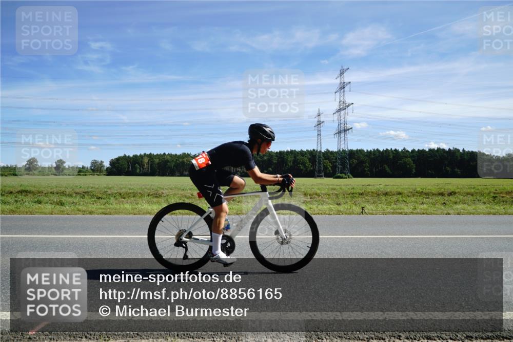 07.09.2025 - 19. Norderstedt Triathlon Michael Burmester http://msf.ph/oto/8856165 07.09.2025 12:46:51 Radfahren 718 meine-sportfotos.de