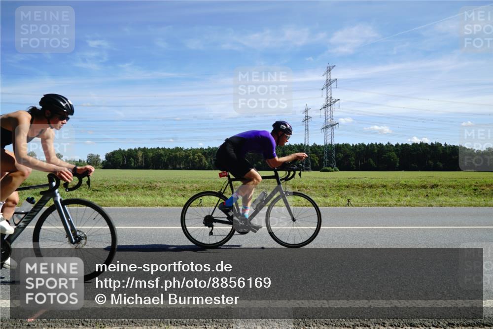 07.09.2025 - 19. Norderstedt Triathlon Michael Burmester http://msf.ph/oto/8856169 07.09.2025 12:46:56 Radfahren 272, 1388 meine-sportfotos.de