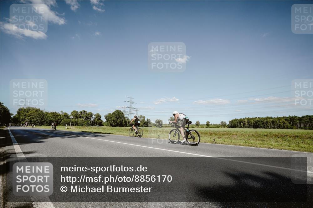 07.09.2025 - 19. Norderstedt Triathlon Michael Burmester http://msf.ph/oto/8856170 07.09.2025 15:19:53 Radfahren 1511, 1534 meine-sportfotos.de