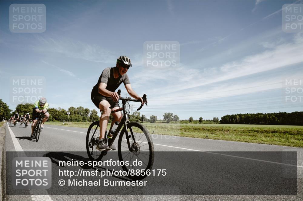 07.09.2025 - 19. Norderstedt Triathlon Michael Burmester http://msf.ph/oto/8856175 07.09.2025 12:15:27 Radfahren 728, 776, 791, 1237 meine-sportfotos.de