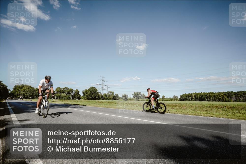 07.09.2025 - 19. Norderstedt Triathlon Michael Burmester http://msf.ph/oto/8856177 07.09.2025 15:20:01 Radfahren 955 meine-sportfotos.de