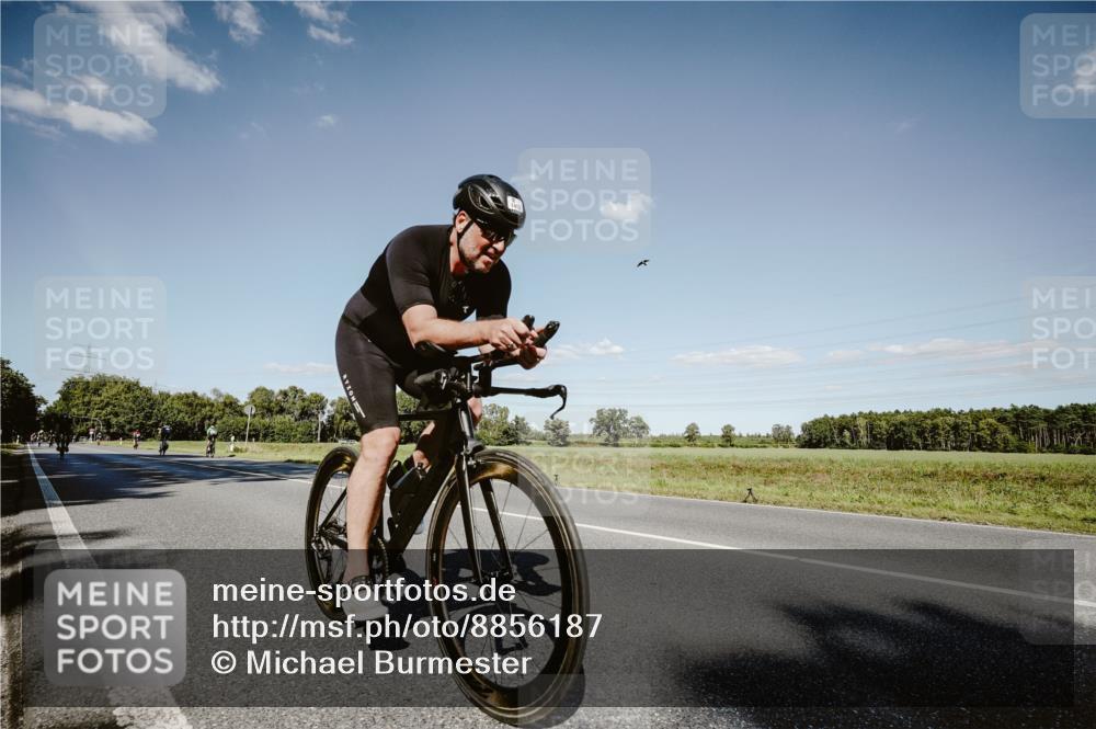 07.09.2025 - 19. Norderstedt Triathlon Michael Burmester http://msf.ph/oto/8856187 07.09.2025 15:20:06 Radfahren 401, 1413 meine-sportfotos.de