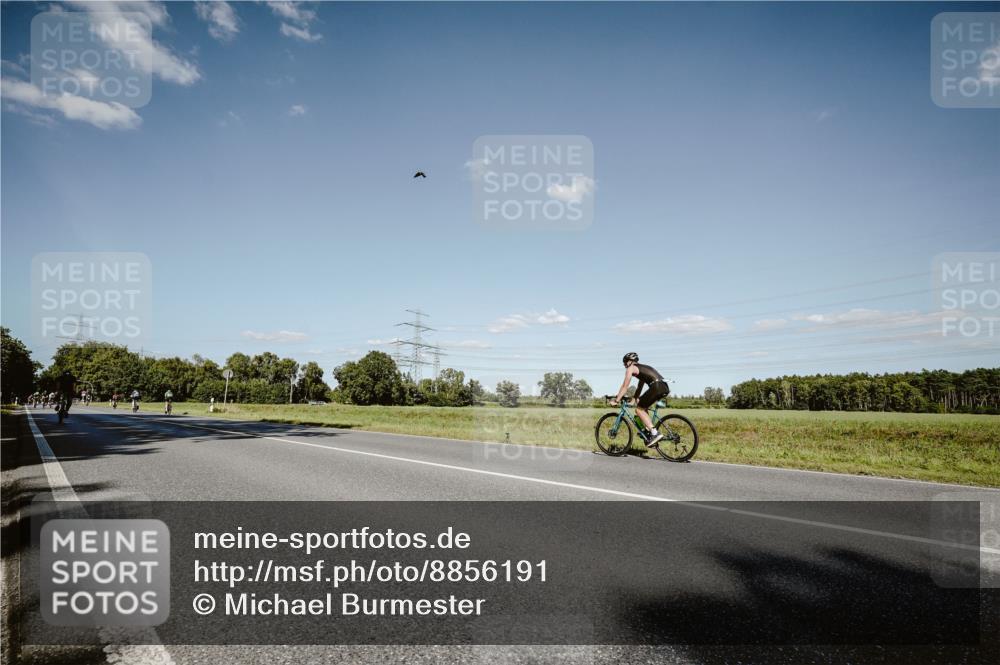 07.09.2025 - 19. Norderstedt Triathlon Michael Burmester http://msf.ph/oto/8856191 07.09.2025 15:20:07 Radfahren 401, 1413 meine-sportfotos.de
