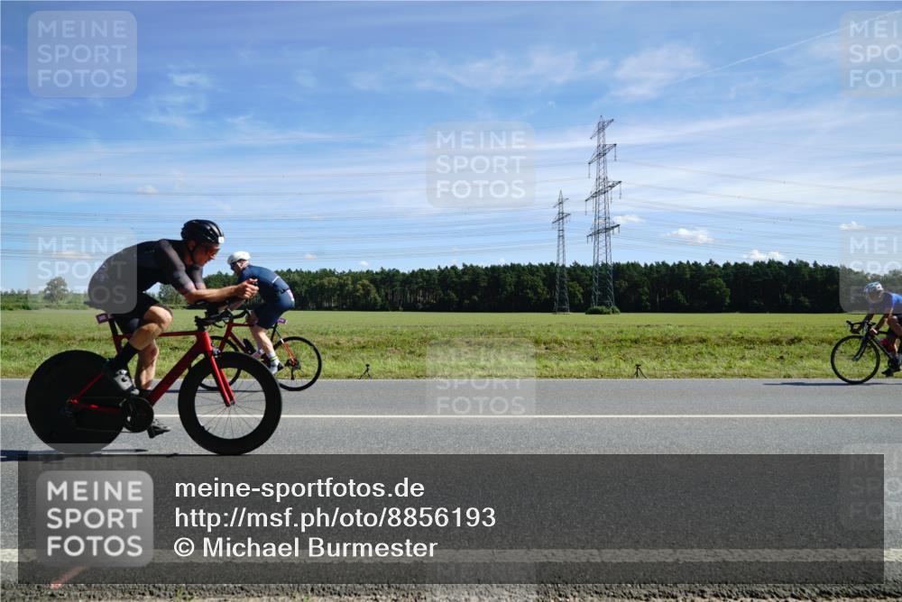 07.09.2025 - 19. Norderstedt Triathlon Michael Burmester http://msf.ph/oto/8856193 07.09.2025 12:47:14 Radfahren 345, 1260 meine-sportfotos.de