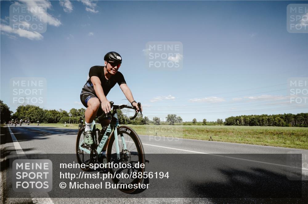 07.09.2025 - 19. Norderstedt Triathlon Michael Burmester http://msf.ph/oto/8856194 07.09.2025 15:20:09 Radfahren 401, 868, 1413, 1526 meine-sportfotos.de