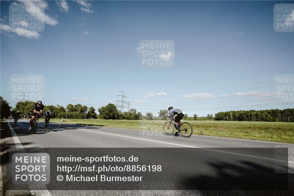 07.09.2025 - 19. Norderstedt Triathlon Michael Burmester http://msf.ph/oto/8856198 07.09.2025 15:20:11 Radfahren 401, 868, 1495, 1526 meine-sportfotos.de