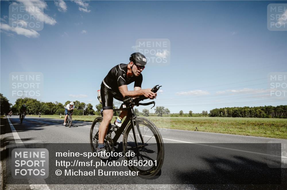 07.09.2025 - 19. Norderstedt Triathlon Michael Burmester http://msf.ph/oto/8856201 07.09.2025 15:20:12 Radfahren 868, 1495, 1526 meine-sportfotos.de